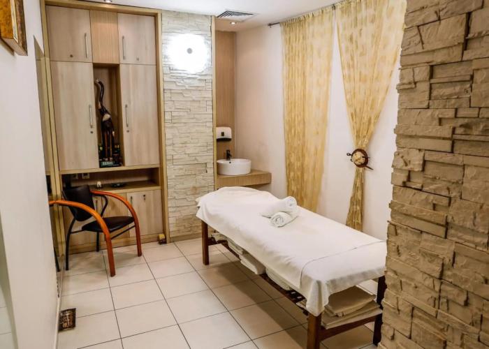Cosmopolitan Hotel & Wellness
