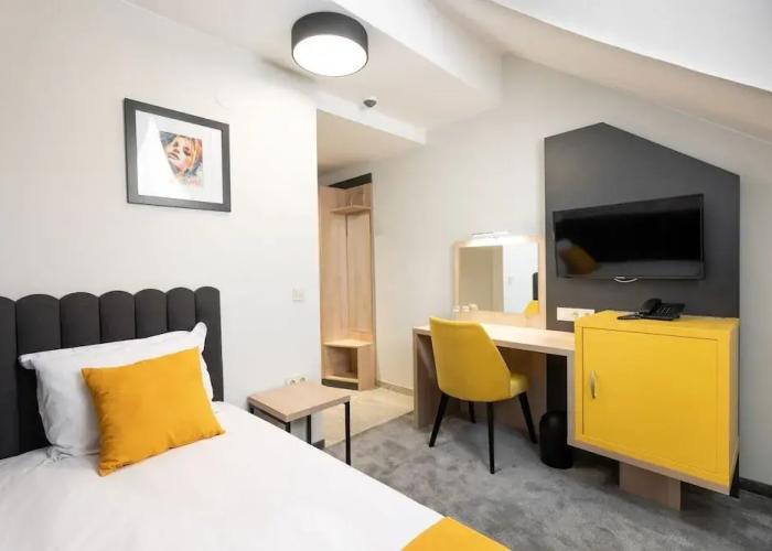 Adeo Hotel