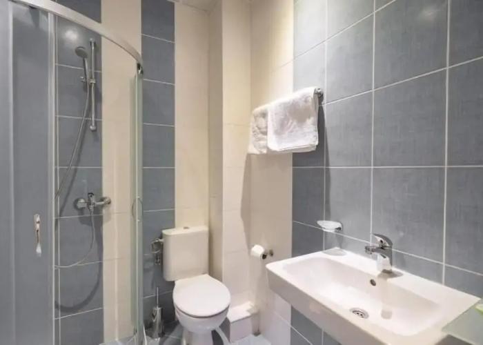 Adeo Hotel