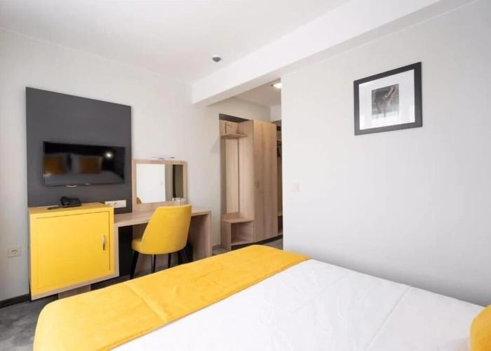 Adeo Hotel