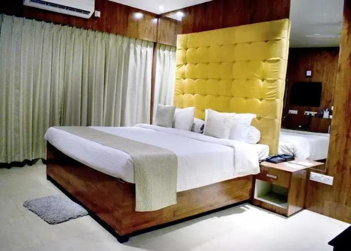 Hotel Radhika Regency