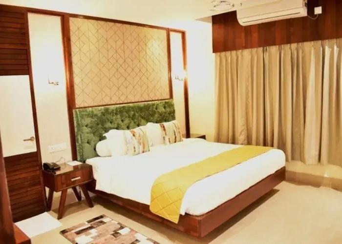 Hotel Radhika Regency