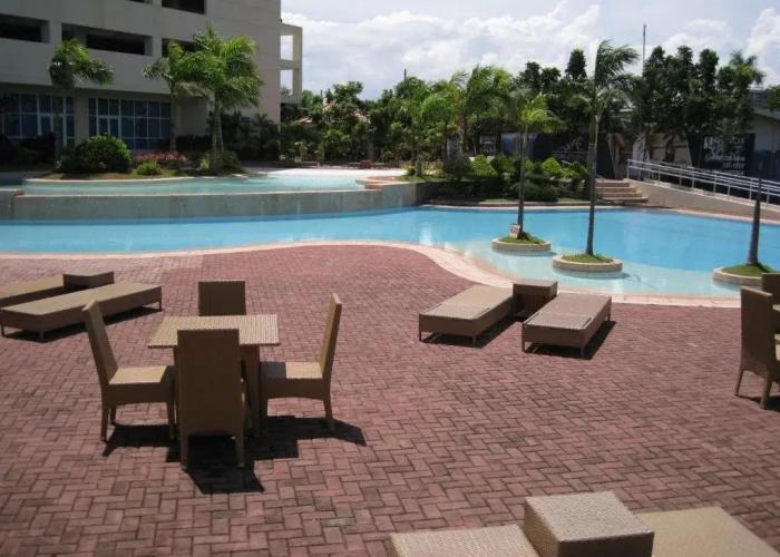 La Mirada Residences