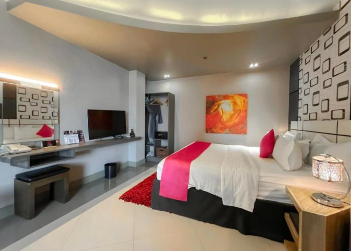 Eloisa Royal Suites