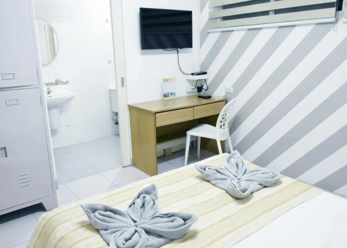 Alicia Tower Residences - Adult Only - Hostel