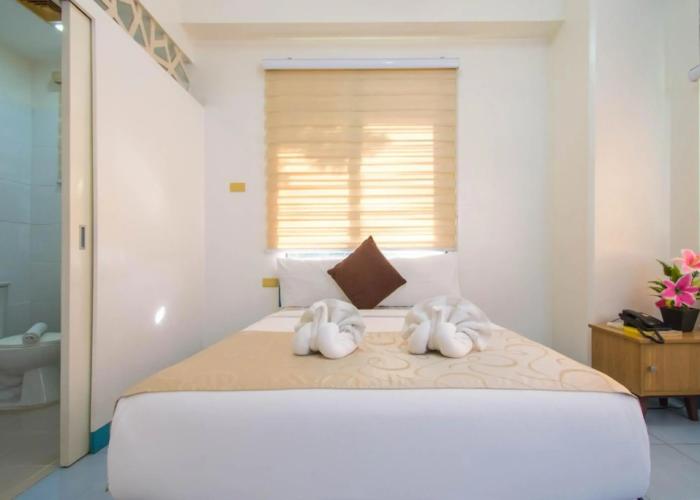 Alicia Tower Residences - Adult Only - Hostel