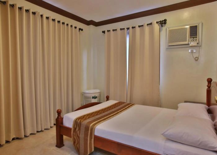 Crown Regency Suites & Residences - Mactan