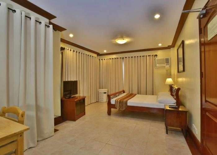 Crown Regency Suites & Residences - Mactan