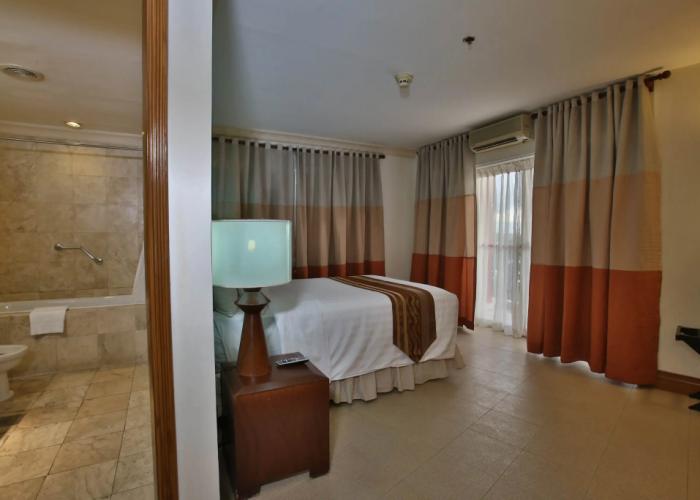 Crown Regency Suites & Residences - Mactan