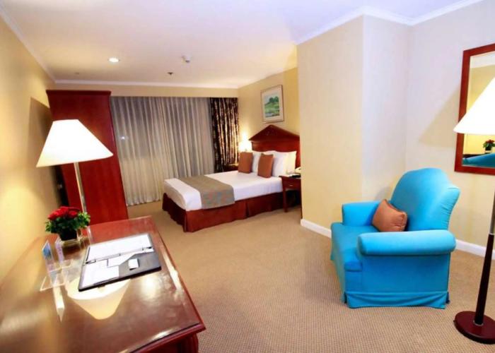 Oxford Suites Makati