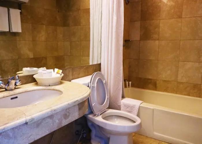 Oxford Suites Makati