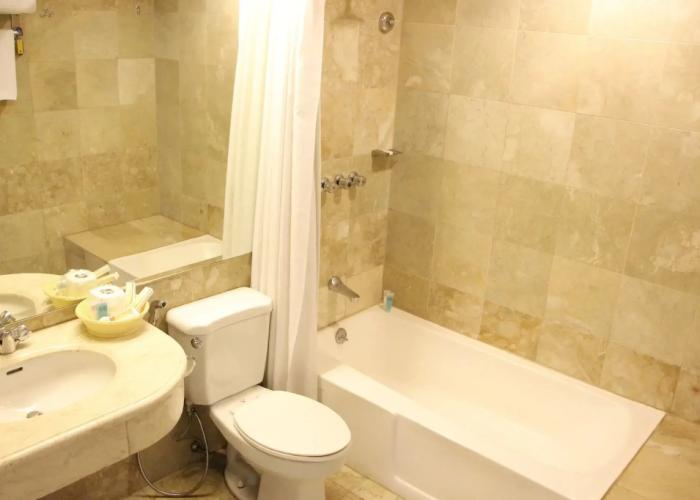 Oxford Suites Makati