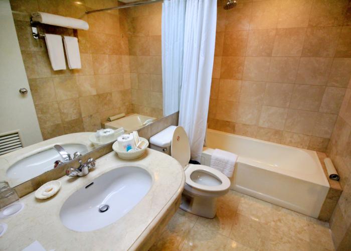 Oxford Suites Makati
