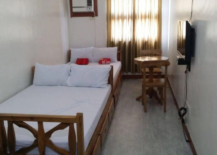 Rooms 498 Hostel