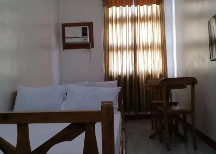 Rooms 498 Hostel