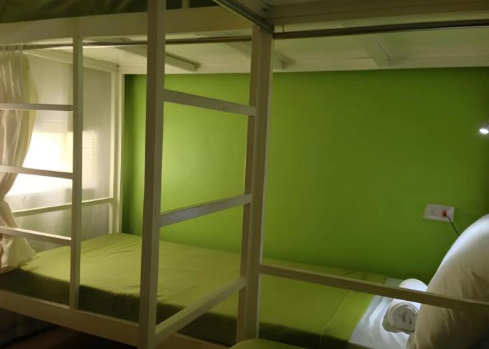 Crossroads Hostel Manila