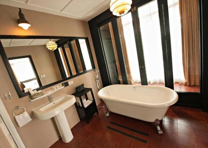 The Henry Hotel Manila