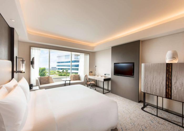 Conrad Manila
