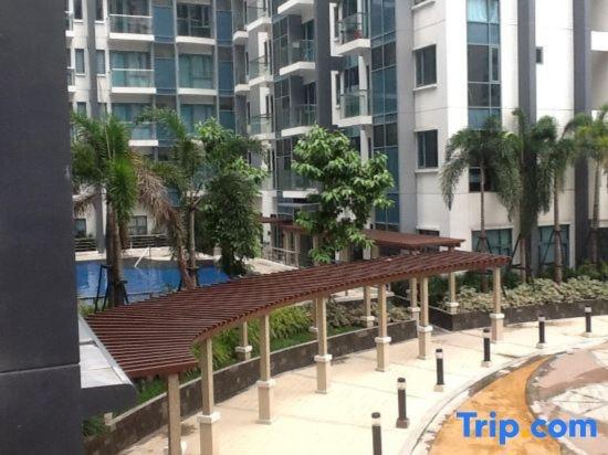 фото Palm tree Genlex Condo