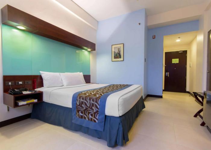 Microtel by Wyndham Mall of Asia