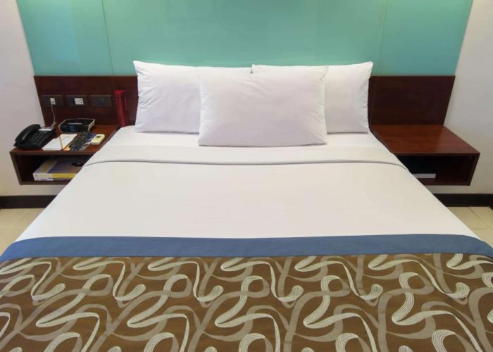 Microtel by Wyndham Mall of Asia