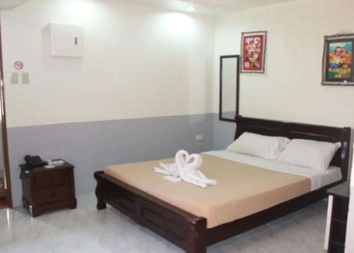 Roger's Place Hotel
