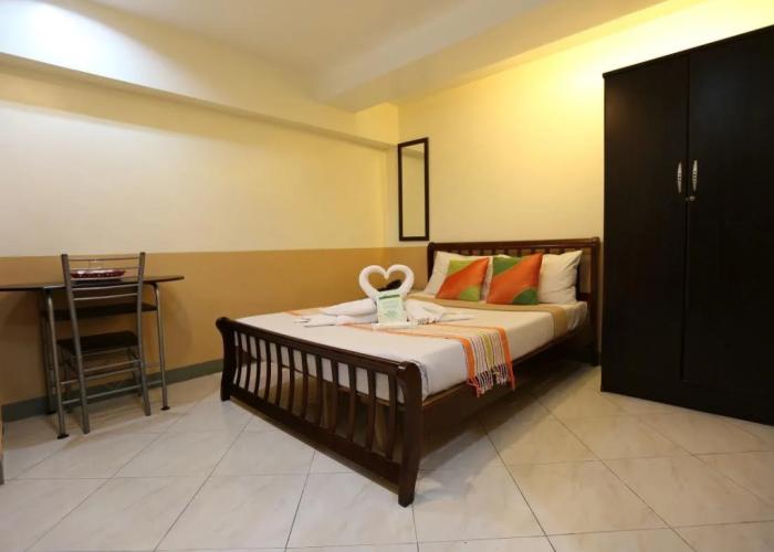 Roger's Place Hotel