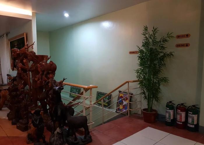 Roger's Place Hotel