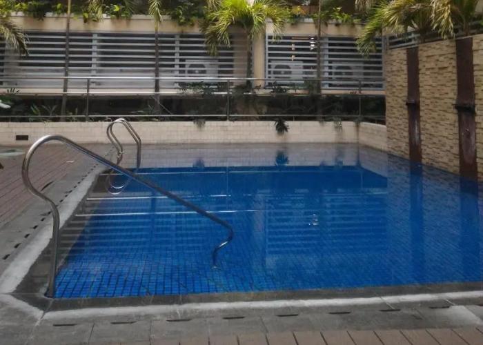Favila Condotel - 150 Newport Boulevard