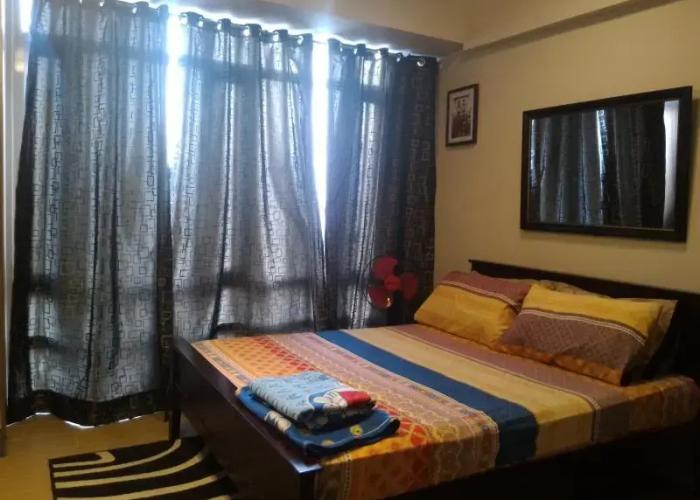 Favila Condotel - 150 Newport Boulevard