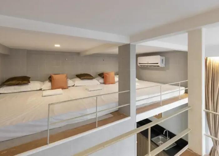 Selah Pods Hotel Manila