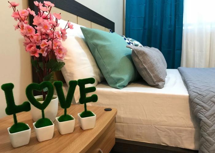 Condo Unit With Balcony in Manila