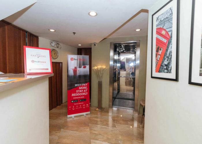 RedDoorz @ Hotel Rosemarie