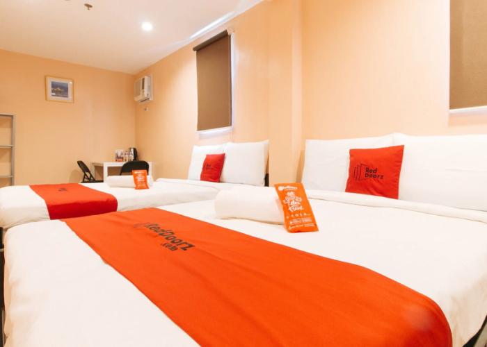 RedDoorz @ Hotel Rosemarie