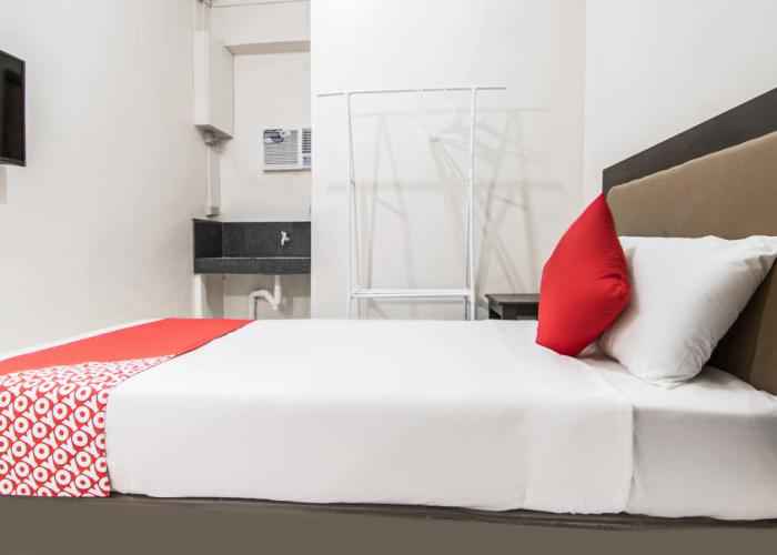 OYO 431 Apollo 11 Apartelle