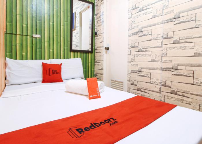 RedDoorz near OWWA Pasay