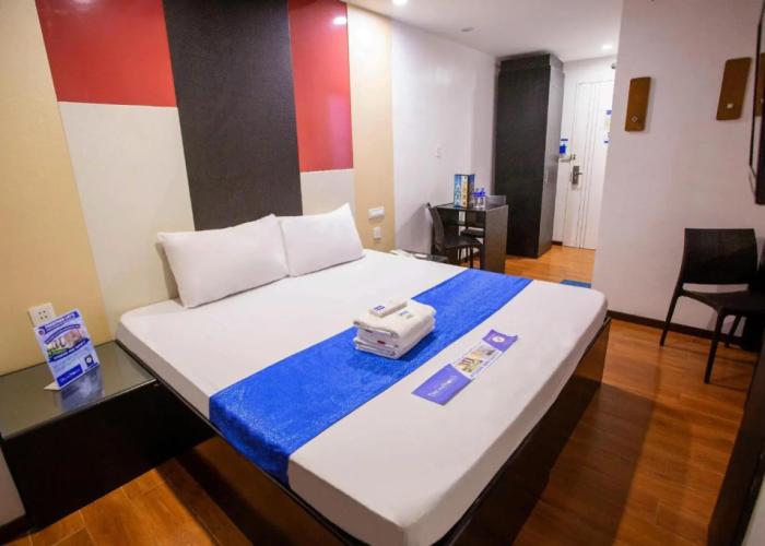 Hotel DreamWorld North EDSA
