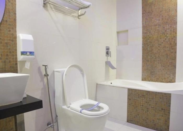 Hotel DreamWorld North EDSA