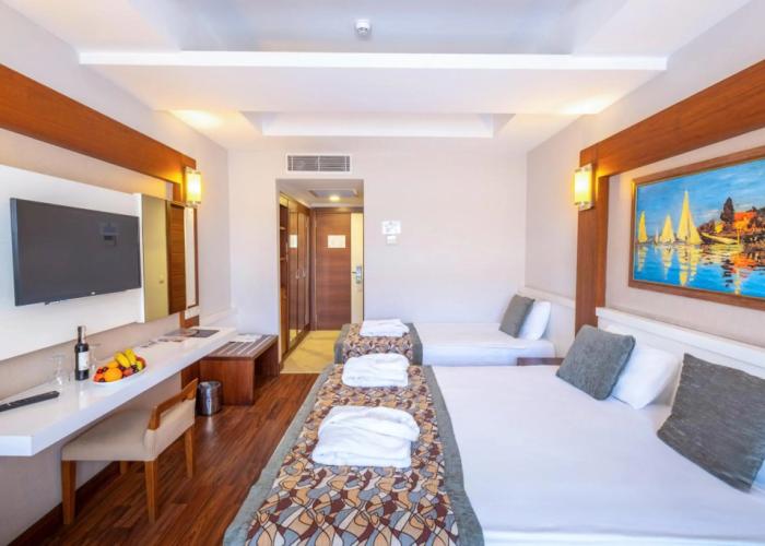 Microtel by Wyndham UP Technohub