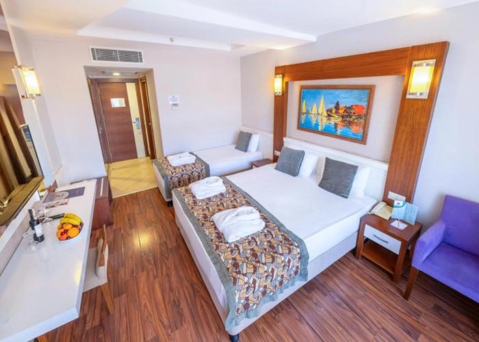 Microtel by Wyndham UP Technohub