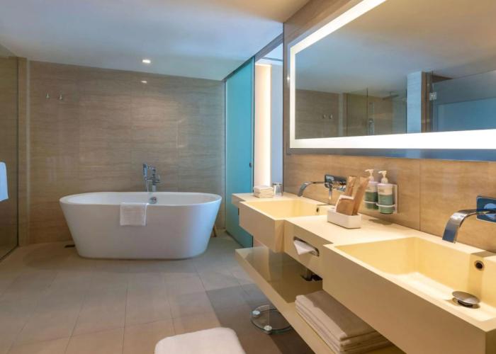 Novotel Manila Araneta City Hotel