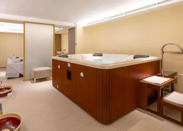 Novotel Manila Araneta City Hotel