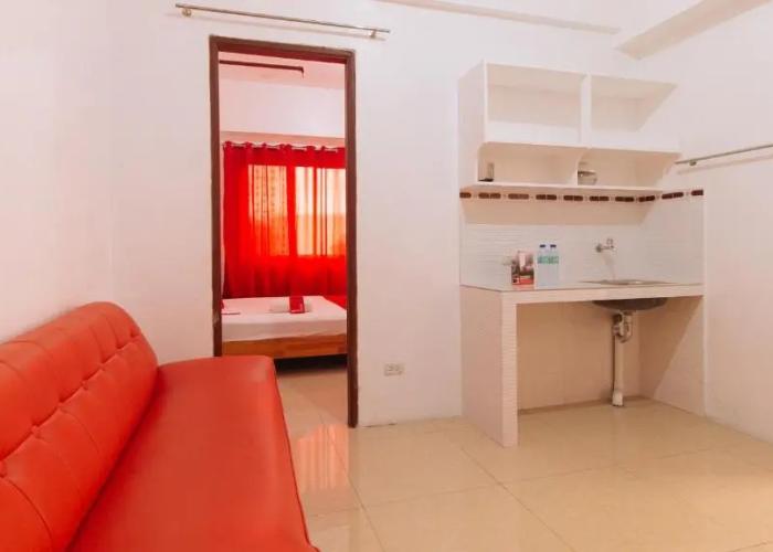 RedDoorz near LRT 2 Antipolo Station - Vaccinated Staff