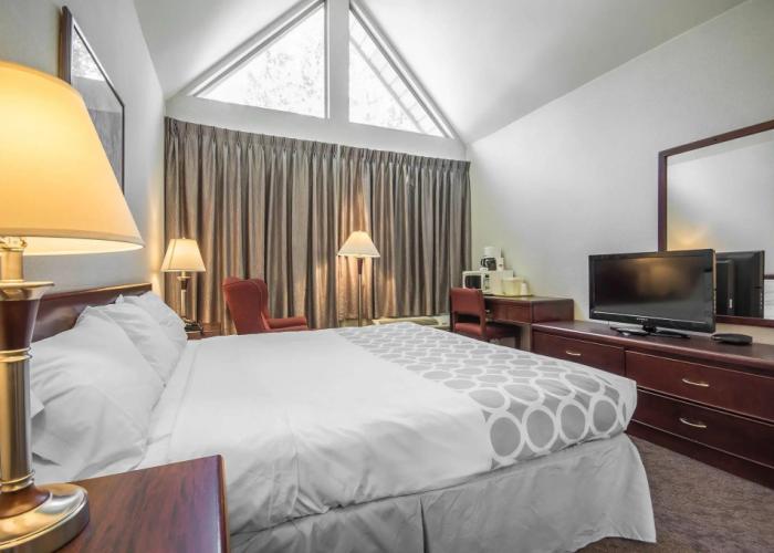 Motel 6 Surrey, BC