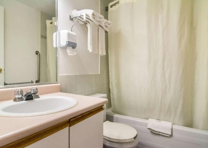 Motel 6 Surrey, BC