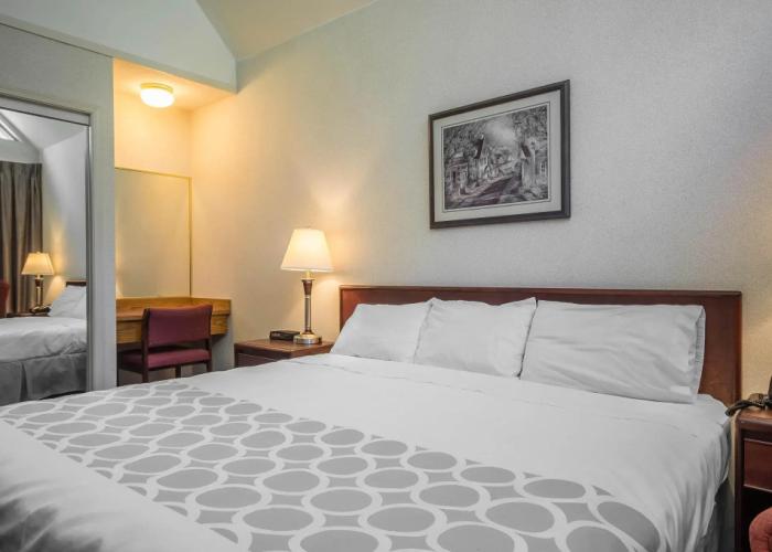 Motel 6 Surrey, BC