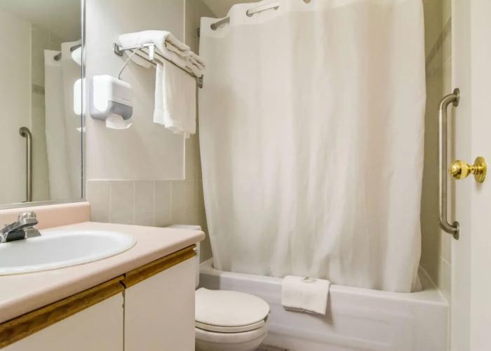 Motel 6 Surrey, BC