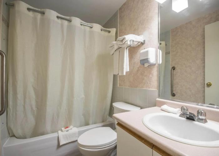 Motel 6 Surrey, BC