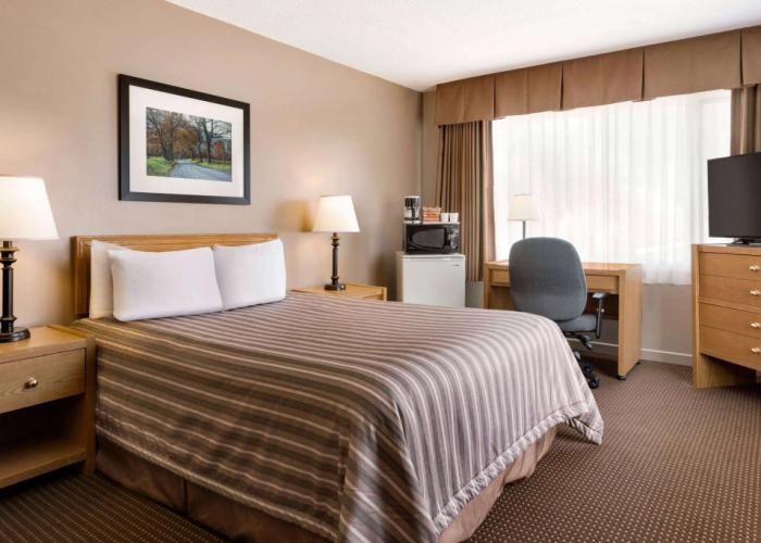 Travelodge by Wyndham Simcoe