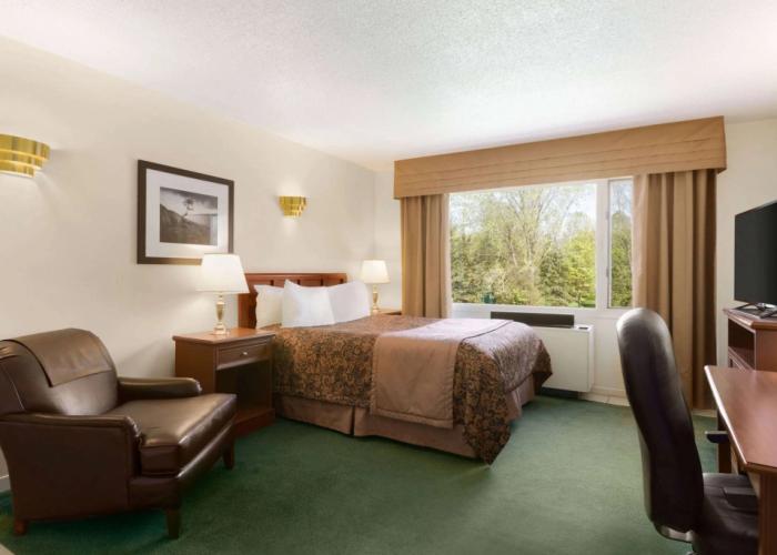 Travelodge by Wyndham Simcoe
